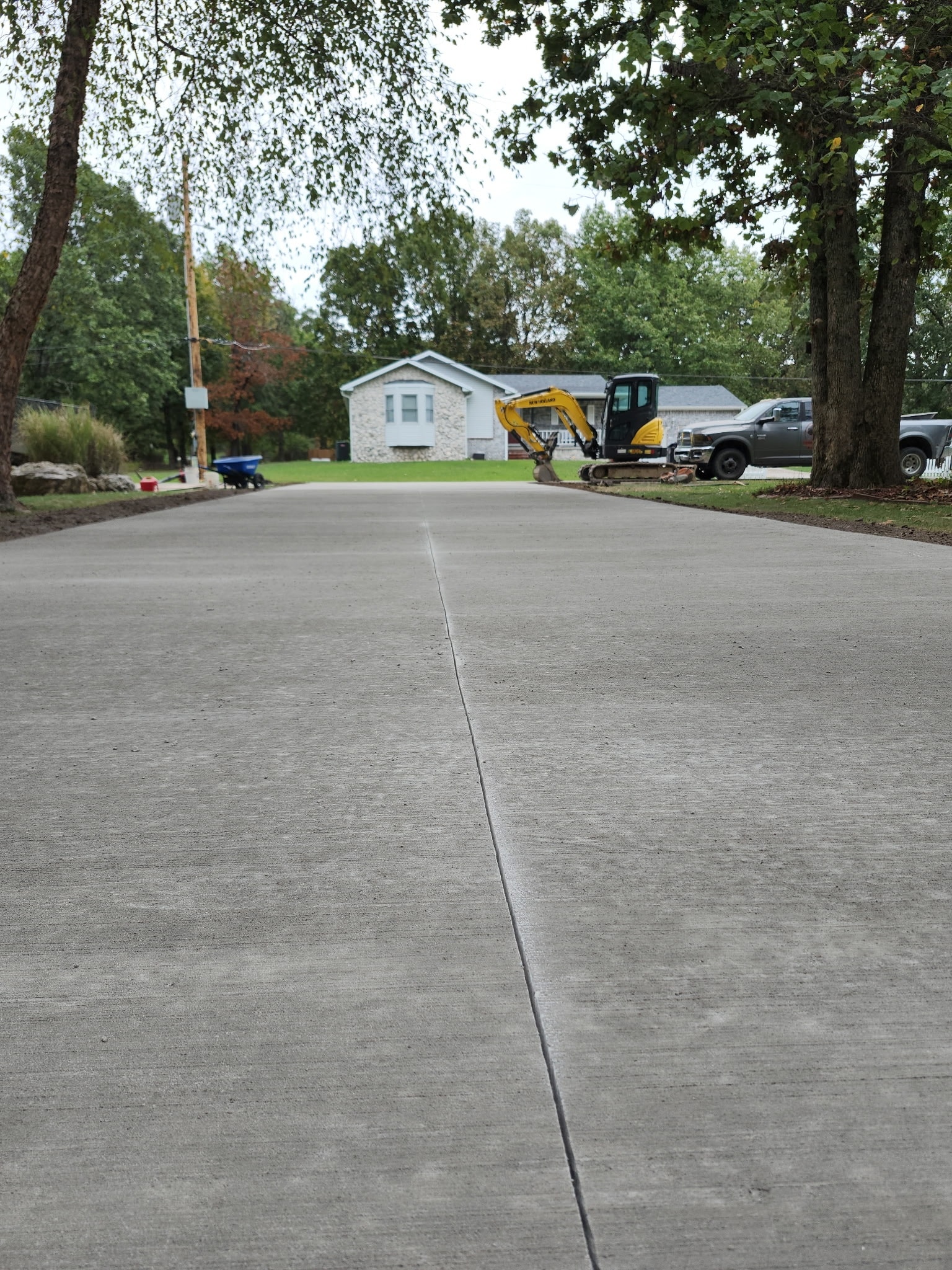 Professional concrete driveway installation Marshfield MO - Maxwell Outdoor Design hardscaping contractor